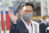 [포토] 귀성인사하는 정진석 신임 비대위원장