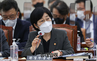 [포토] 답변하는 한화진 환경부 장관
