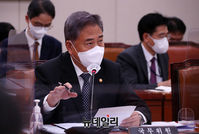 [포토] 답변하는 박진 외교부장관