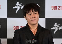 [포토] 늑대사냥 박호산 "조만간 개봉합니다"