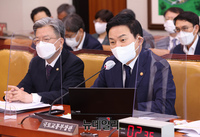 [포토] 국회 출석한 원희룡 국토교통부 장관