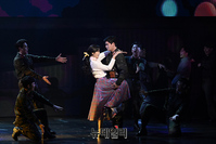 [포토] 리정혁·윤세리 사랑이야기 그린 뮤지컬 '사랑의 불시착'