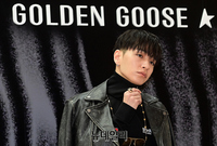 [포토] 여의도 백화점에 등장한 사이먼 도미닉