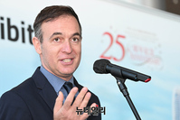 [포토] 축사하는 '니콜라 마세' 캐세이퍼시픽 한국지사장