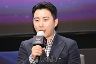 [포토] 아바드림 홍동명 "10월 3일 첫 방송 해요"