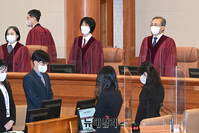 [포토] '검수완박' 공개변론 주재하는 유남석 헌재소장