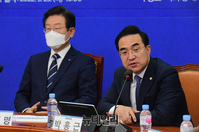 [포토] 인사말 하는 박홍근 더불어민주당 원내대표