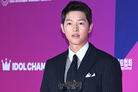 [포토] 송중기, 레드카펫에 등장한 빈센조