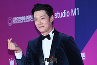 [포토] 최진혁, 매력 품고 등장