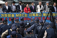 [류근일 칼럼] 뻔뻔한 운동권, MBC 조작보도 비판이 언론자유 침탈?