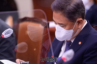 [포토] 영상송출 문제로 감사중지된 국회 외통위 국감