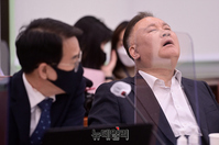 [포토] 생각에 잠긴 이상민 국회 외통위 위원