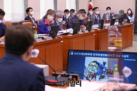 [포토] 국감서 '윤석열차' 관련 질의하는 임오경 의원