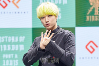 [포토] 킹덤 아서, 부드러운 시선 처리