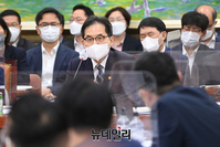 [포토] 국정감사 관련 답변하는 한기정 공정거래위원장