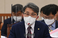 [포토] 질의 답변하는 유희동 기상청장