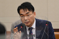 [포토] 국정감사 출석한 정승욱 제너시스BBQ 대표