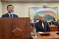 [포토] 정무위 국정감사 증인 출석한 노태문·남궁훈