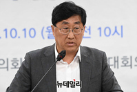 [포토] 역사교육정상화 시민연대 출범식, 축사하는 김태영 교수