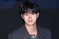 [포토] 최우식, 팬심 녹이는 깨알 미소