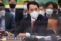 [포토] 질의 답변하는 박민식 국가보훈처장