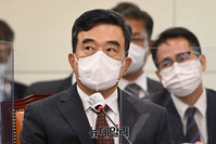 [포토] 질의 듣는 최세환 88관광개발 사장