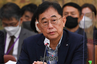 [포토] 국감서 답변하는 김규철 게임물관리위원회 위원장