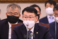 [포토] 국감 질의 답변하는 정봉훈 해양경찰청장