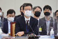 [포토] 국정감사 출석한 김유열 EBS 사장