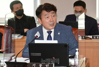 [포토] 조정훈 의원과 설전 벌이는 기동민 의원