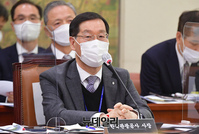 [포토] 국회 출석한 김장실 한국관광공사 사장