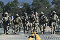 [포토] 한미연합 훈련서 경계작전 펼치는 美 공병부대