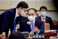 [포토] 대화 나누는 이원석 검찰총장