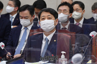 [포토] 국정감사 출석한 안덕근 통상교섭본부장