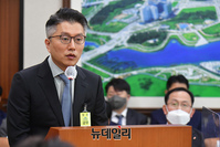 [포토] 국감 불려 나온 류긍선 카카오모빌리티 대표