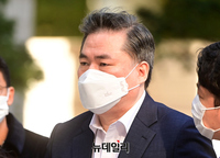 [포토] 법정 향하는 유동규 전 성남도개공 본부장