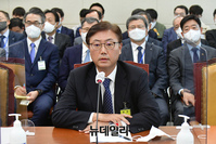 [포토] 답변하는 박성하 SK C&C 대표이사