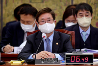 [포토] 답변하는 박보균 문화체육관광부 장관