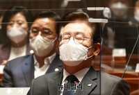 [포토] 눈감은 이재명 민주당 대표