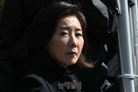 [포토] 박정희 대통령 43주기 추도식 찾은 나경원