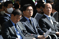 [포토] 박정희 대통령 43주기 추도식 찾은 김문수 위원장