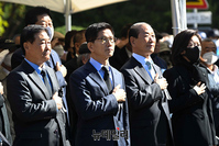 [포토] 박정희 대통령 43주기 추도식 참석한 김문수·강창희·나경원