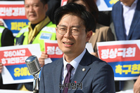 [포토] 노동관련 제도개선 기자회견 참석한 조정훈 대표