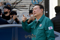 [포토] 대국민 담화 후 이태원 참사현장 찾은 尹 대통령