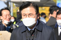 [포토] 취재진 만난 황교안 전 총리