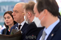 [포토] 합동분향소 조문하는 '야체크 사신' 폴란드 부총리