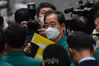 [포토] '이태원 사고' 현장 둘러보는 한덕수 국무총리