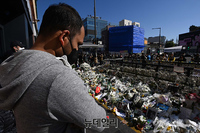 [포토] 추모 발길 이어지고 있는 '이태원 압사사고' 추모공간
