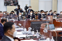[포토] 국회 국방위원회 전체회의