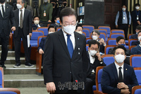 [포토] 입장하는 이재명 더불어민주당 대표